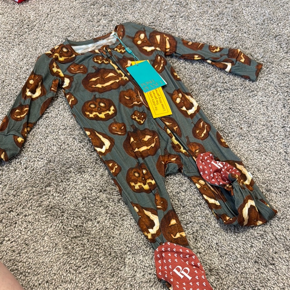 Posh peanut Kirby footies